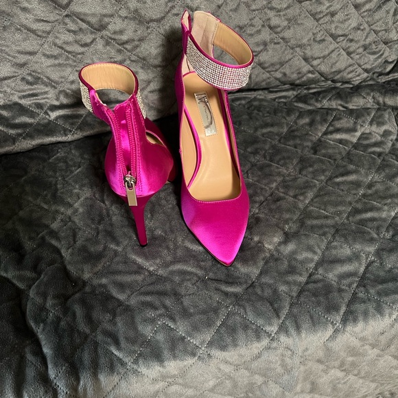 Never worn - Picture 4 of 6